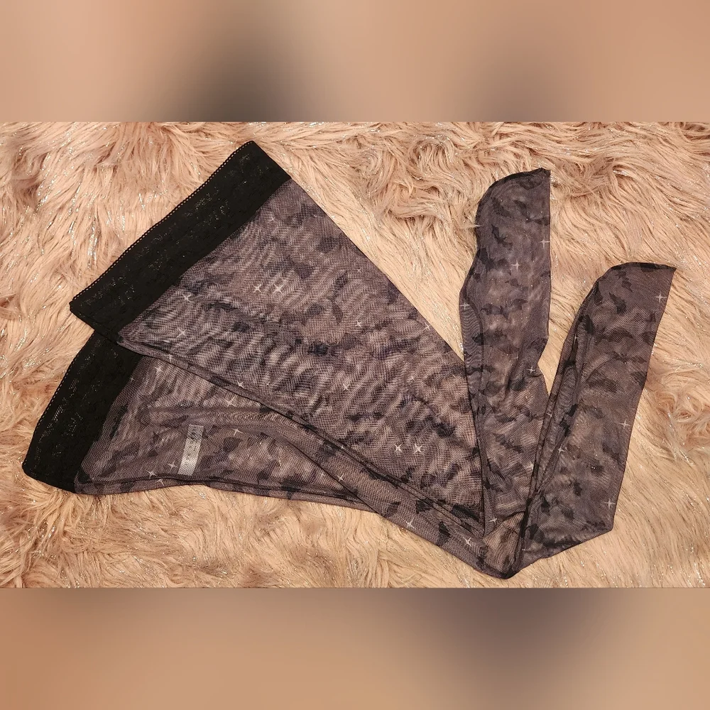 Plus Size Uye Surana BAT Lingerie Set - Picture 8 of 9